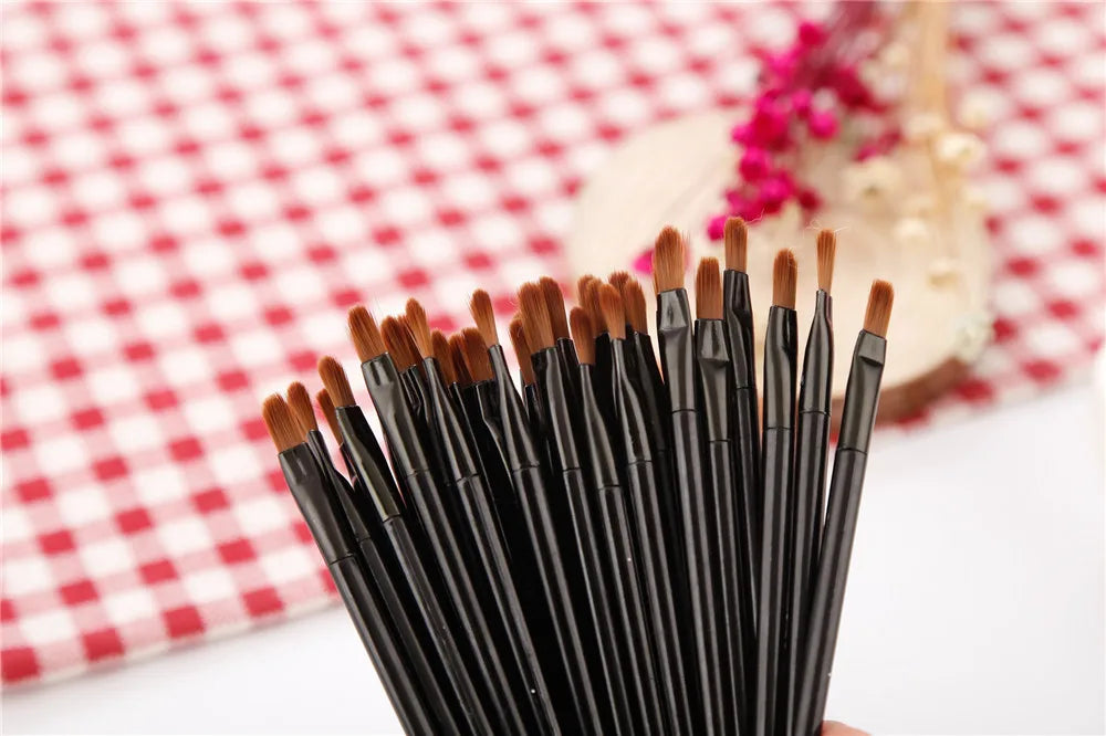 50pcs/Set Disposable Lip Brush Gloss Wands Applicator Makeup Cosmetic Beauty Tool Lip Liner Brush Lip Makeup Tools