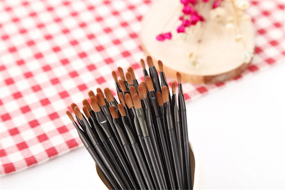 50pcs/Set Disposable Lip Brush Gloss Wands Applicator Makeup Cosmetic Beauty Tool Lip Liner Brush Lip Makeup Tools