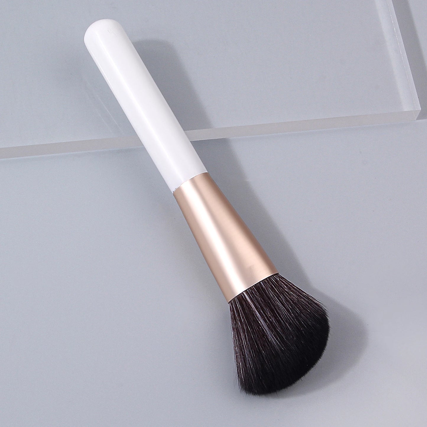 Angled Face Brush – Soft Multifunction Blush, Powder & Contour Tool