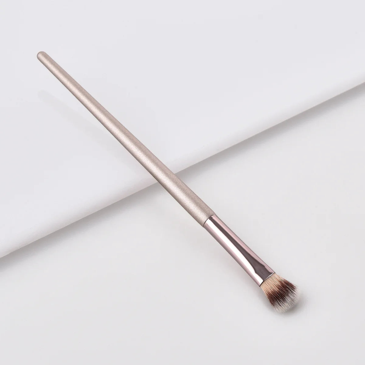 1pc Makeup Brushes Eye Shadow Eye Details Makeup Brush Cosmetic Concealer Blending Makeup Brush Women Cosmetics Tools Soft Brush