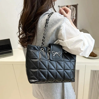 Large Capacity Tote Bag for Women - Trendy Shoulder Hobo & Hand Carry, Aesthetic Chic Versatile Purse for Everyday Essentials