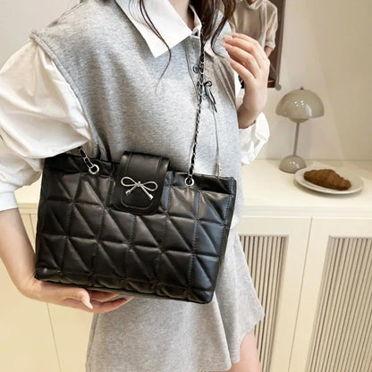 Large Capacity Tote Bag for Women - Trendy Shoulder Hobo & Hand Carry, Aesthetic Chic Versatile Purse for Everyday Essentials