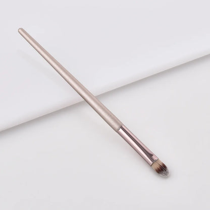 1pc Makeup Brushes Eye Shadow Eye Details Makeup Brush Cosmetic Concealer Blending Makeup Brush Women Cosmetics Tools Soft Brush